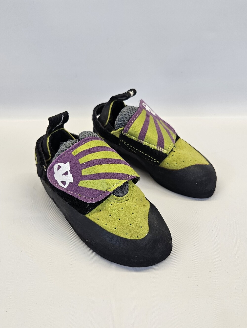 Evolv Venga Climbing Shoe Kids 11 Green Purple Adjustable